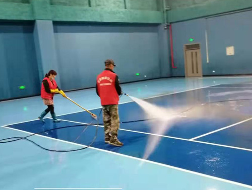 清洗保潔總結用啤酒擦玻璃事半功倍